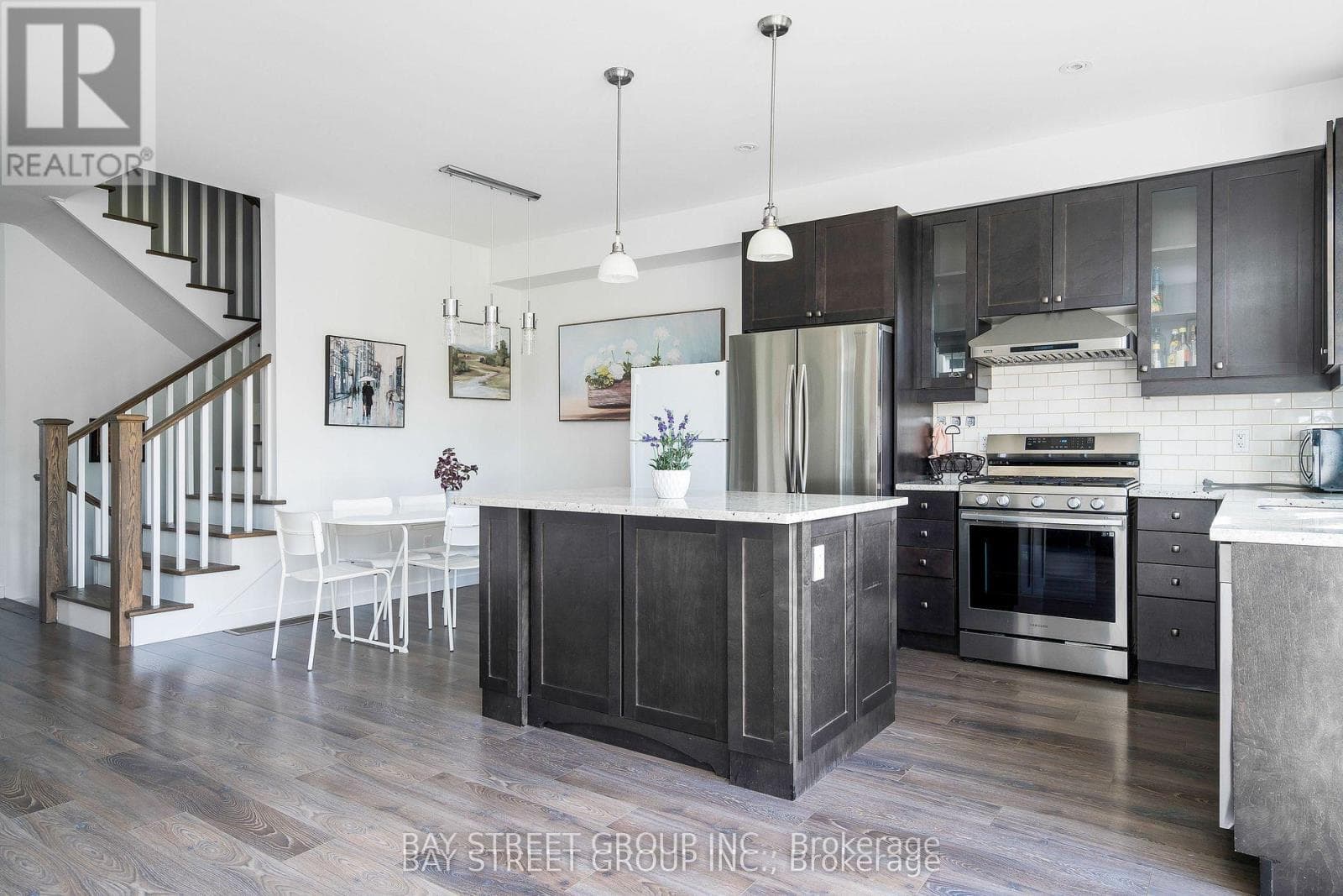 142 YELLOW BIRCH CRESCENT, Toronto — photo 5