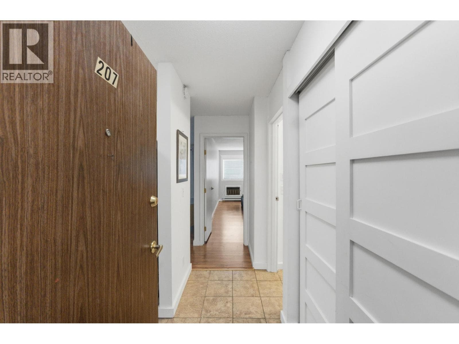 445 All Star Court Unit# 207, Interior REALTORS® — photo 3
