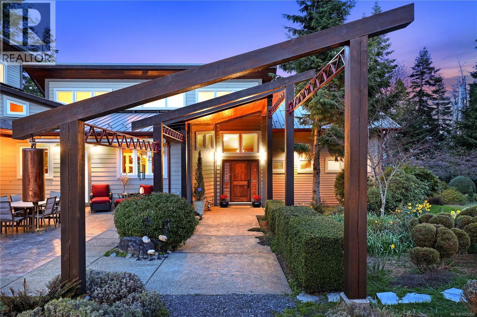 6520 EAGLES DRIVE, Vancouver Island — photo 5