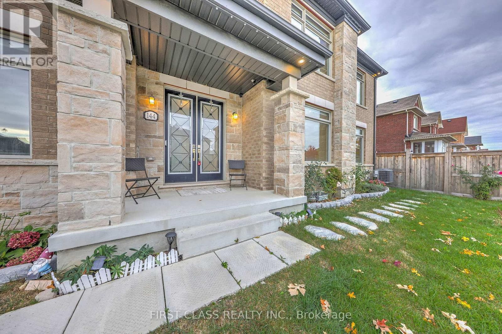 144 BYERS POND WAY, Toronto — photo 5