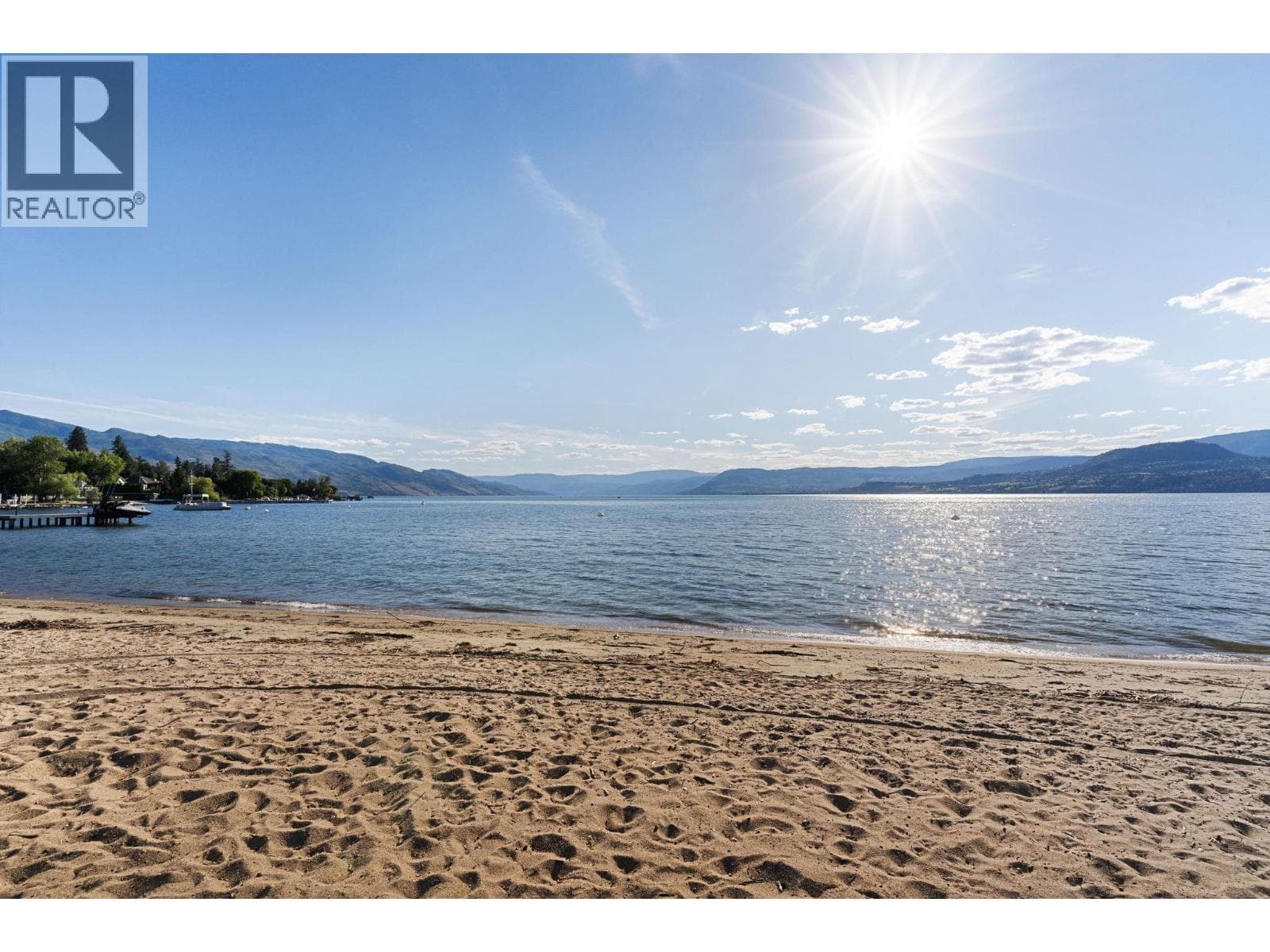 4158 LAKESHORE ROAD in North Mission - Crawford