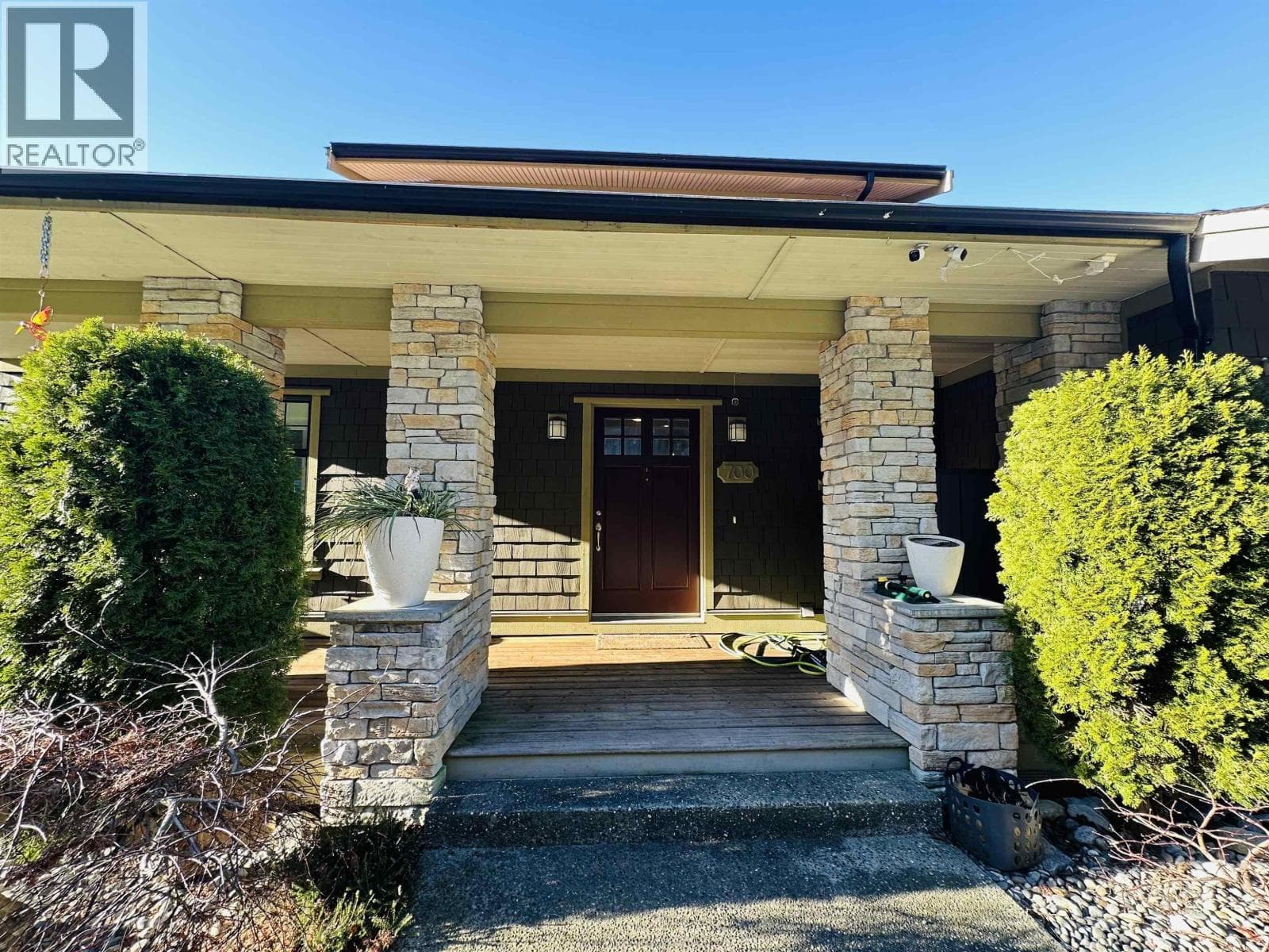 700 OCEAN CREST DRIVE, Greater Vancouver — photo 2