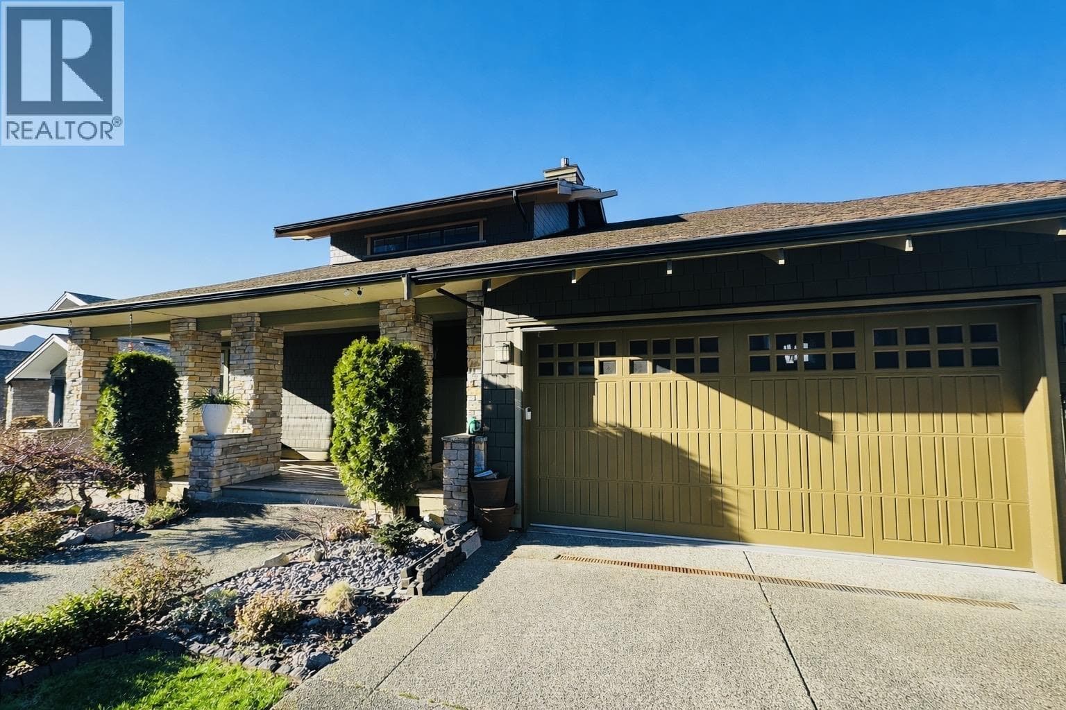 700 OCEAN CREST DRIVE in 