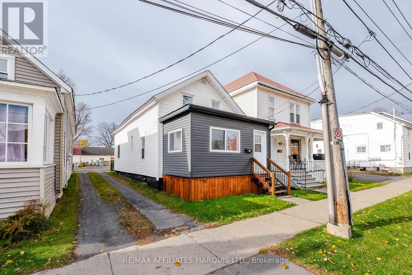 140 ADOLPHUS STREET in 