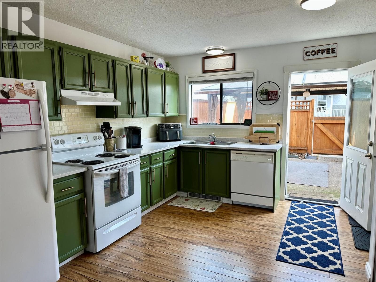 6435 PARK Drive Unit# 3, Interior REALTORS® — photo 3