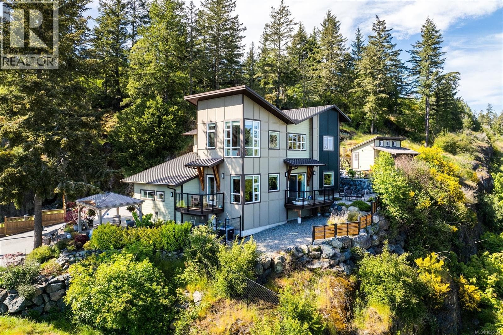 2183 Otter Ridge Dr, Victoria — photo 2