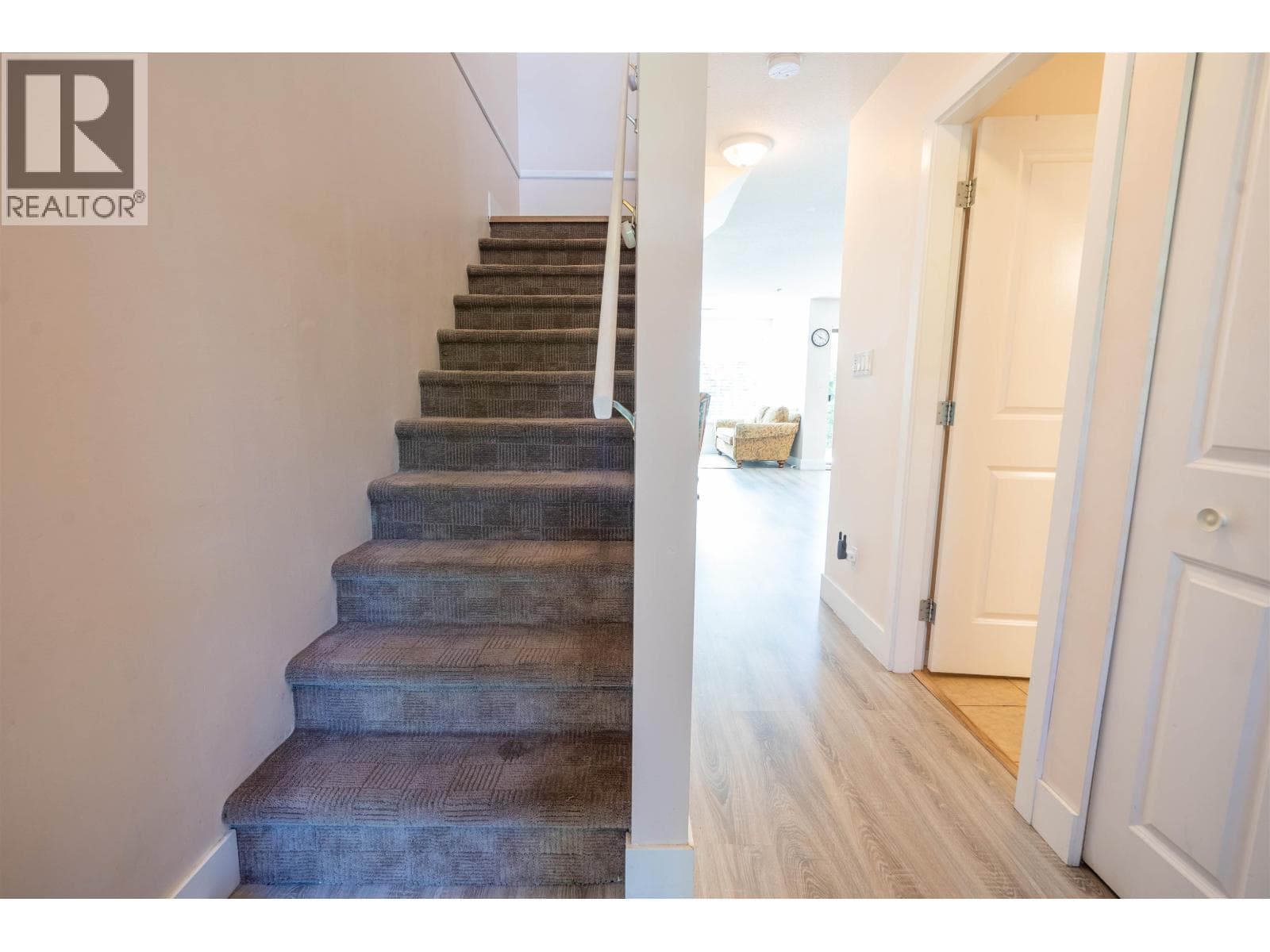 3 624 SHAW ROAD, Greater Vancouver — photo 3