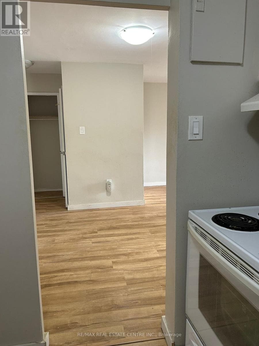 103 - 573 MORNINGTON AVENUE, Toronto — photo 2