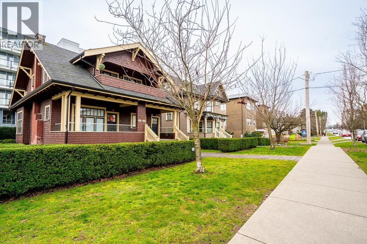 406 EIGHTH AVENUE, Greater Vancouver — photo 3