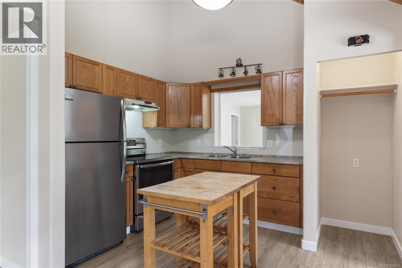 1785 Dunwurkin Way, Vancouver Island — photo 3