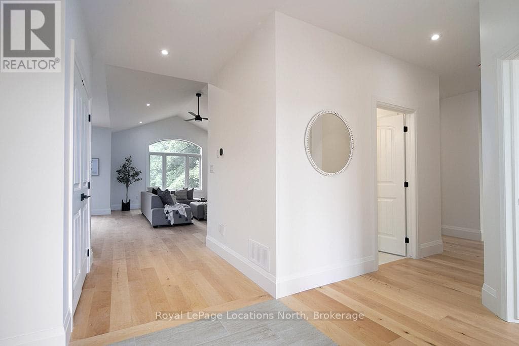 32 - 4 HILTON LANE, OnePoint — photo 2