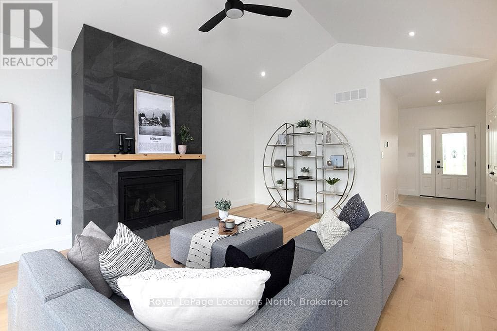 32 - 4 HILTON LANE, OnePoint — photo 4