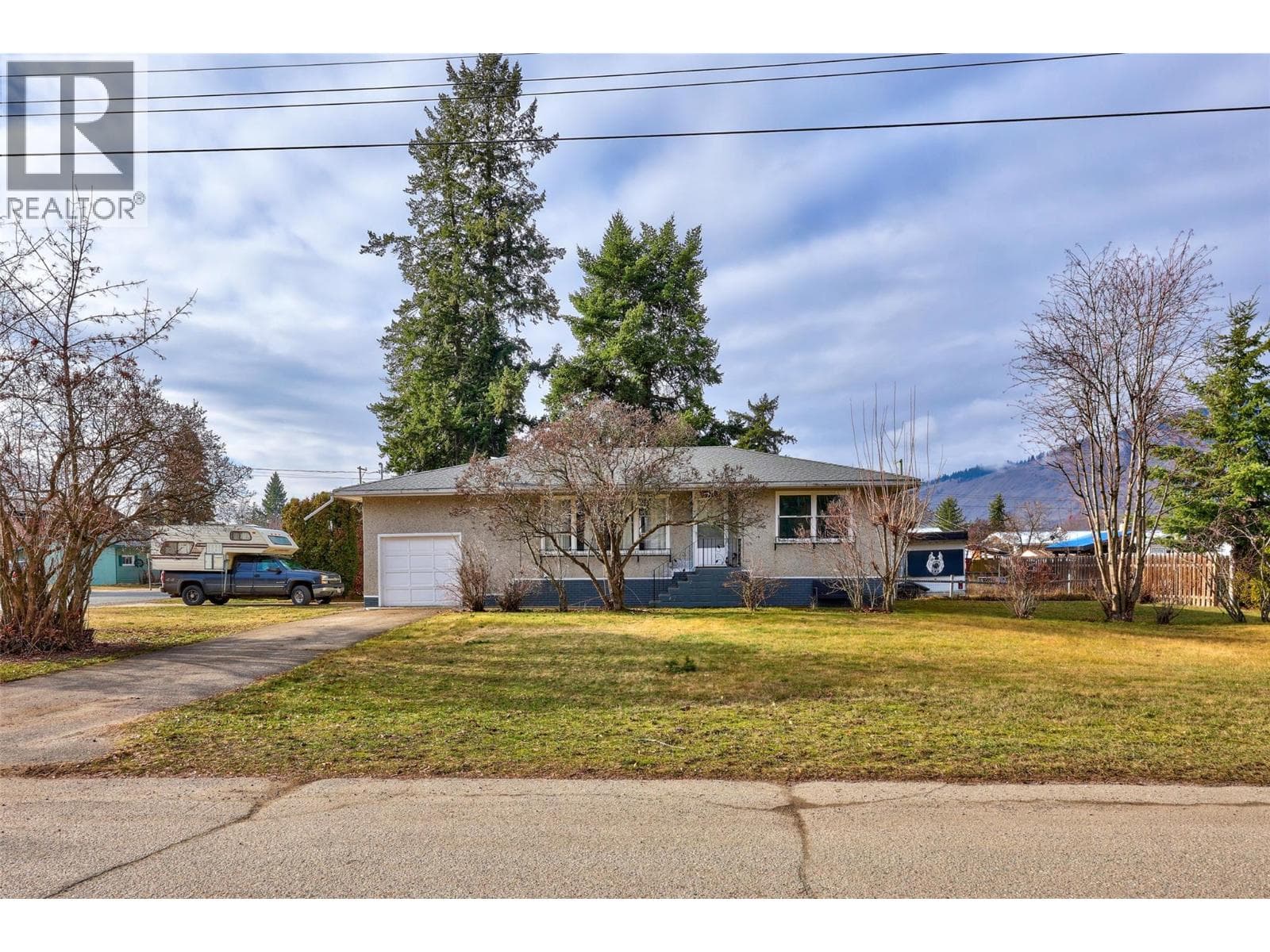 306 birch Street, Interior REALTORS® — photo 2