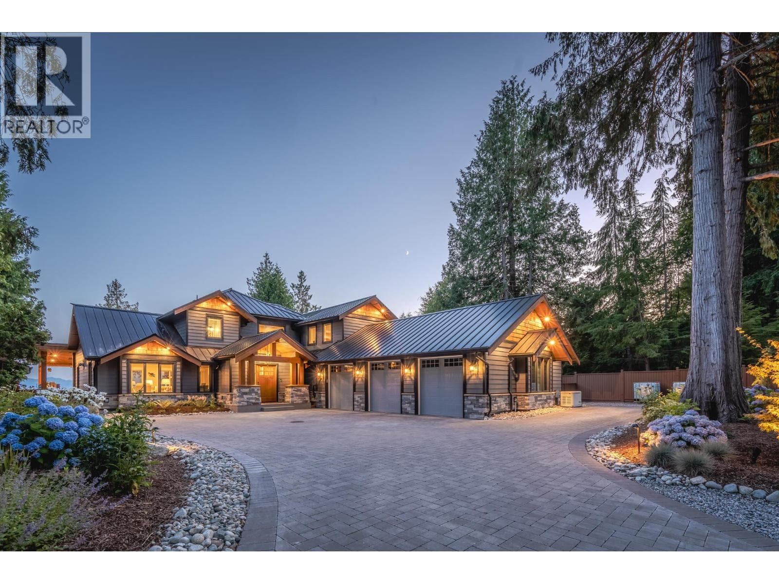 7891-7893 REDROOFFS ROAD in 