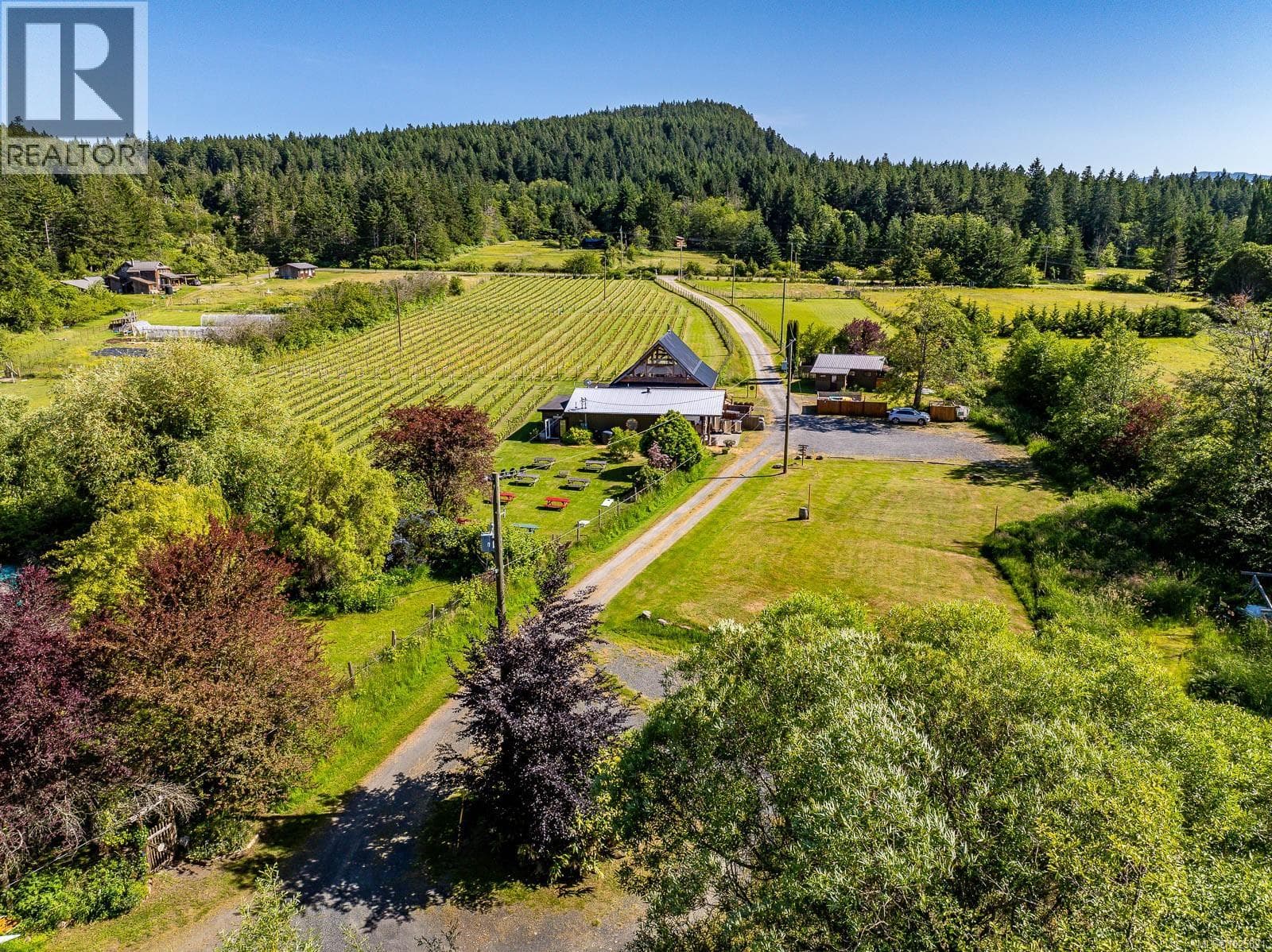 1885 Central Rd, Vancouver Island — photo 2