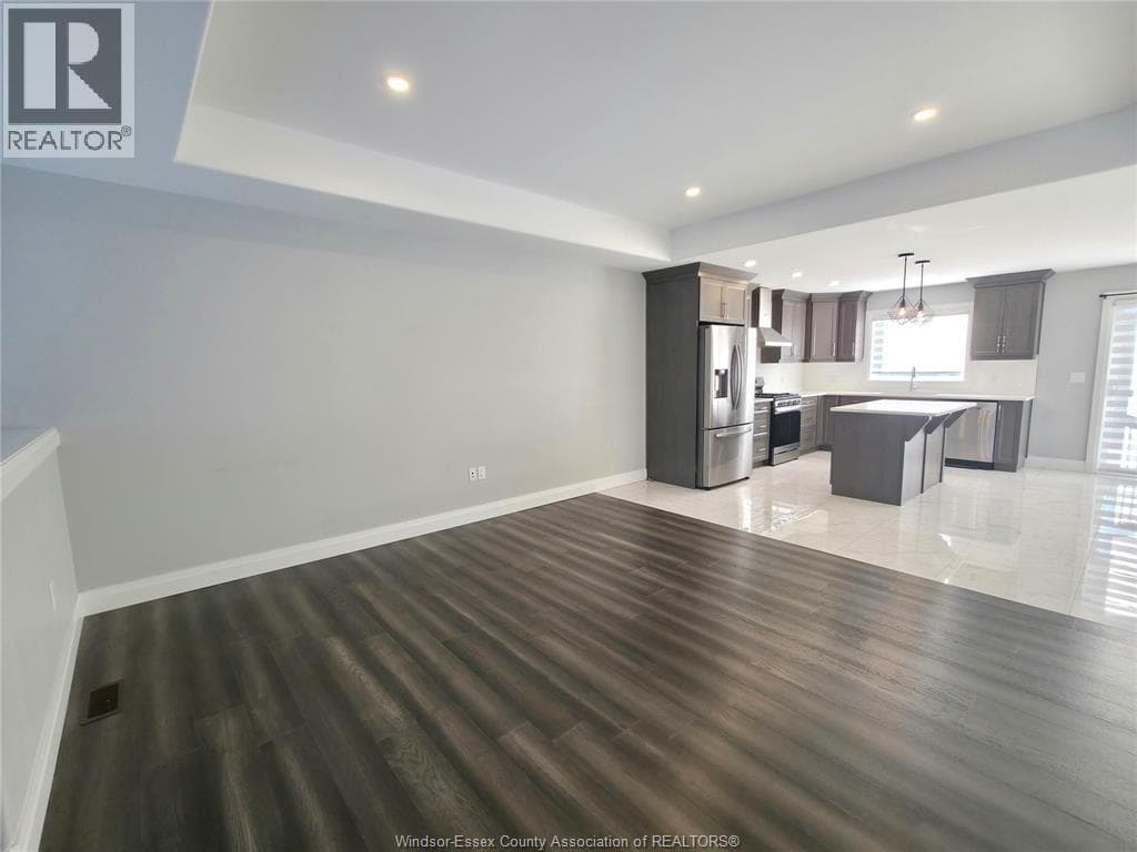 712 FALERIA STREET, Windsor — photo 5