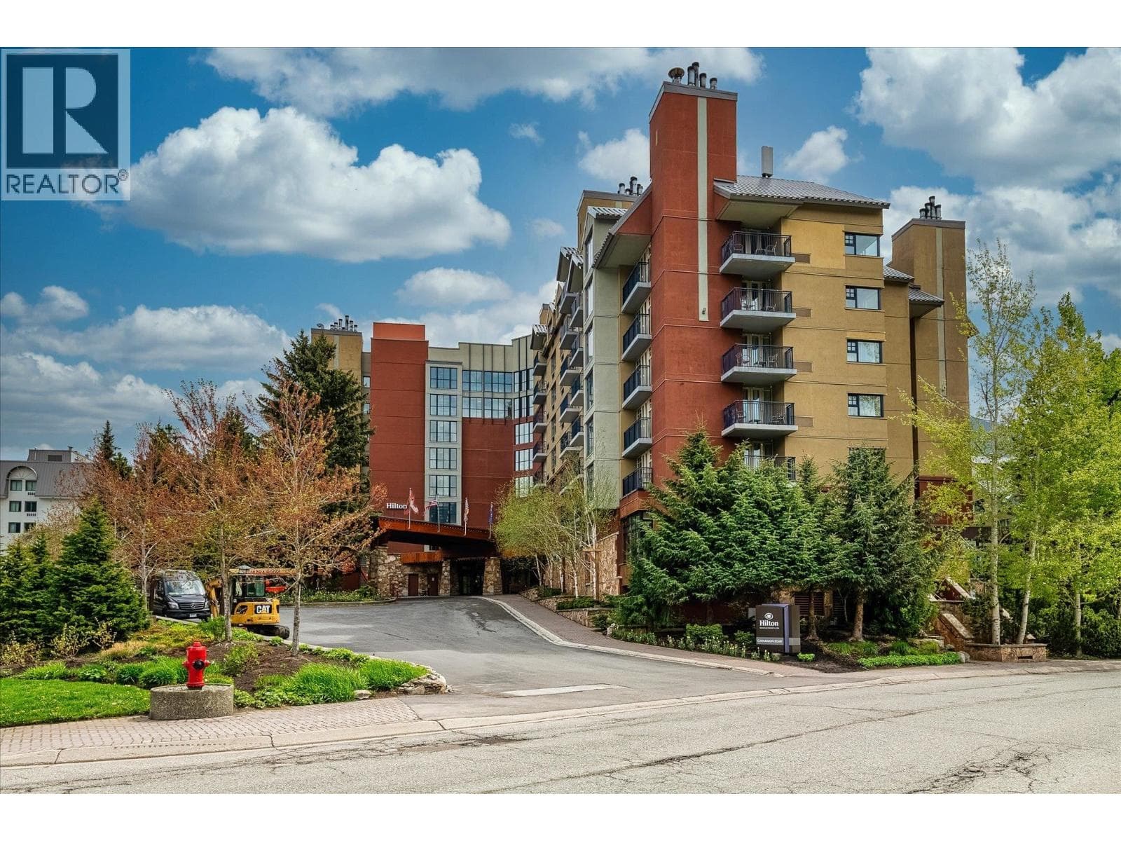 709/711 4050 WHISTLER WAY in 