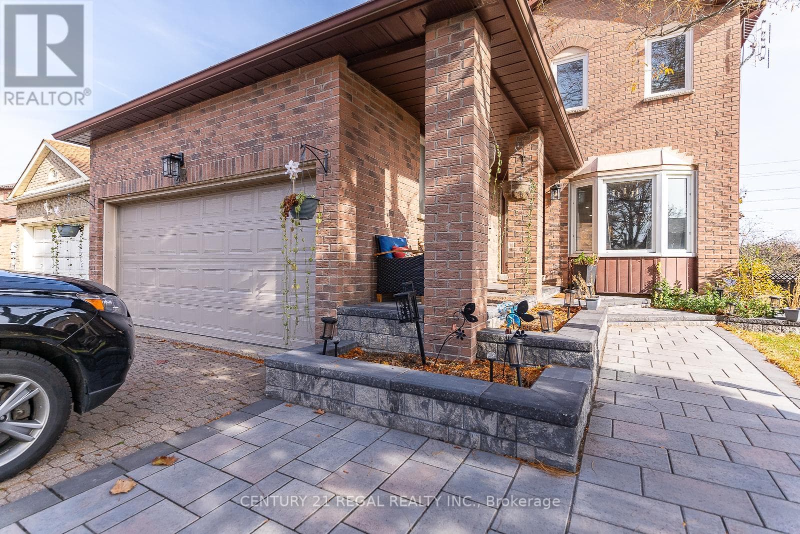 28 UPLAND DRIVE, Toronto — photo 2