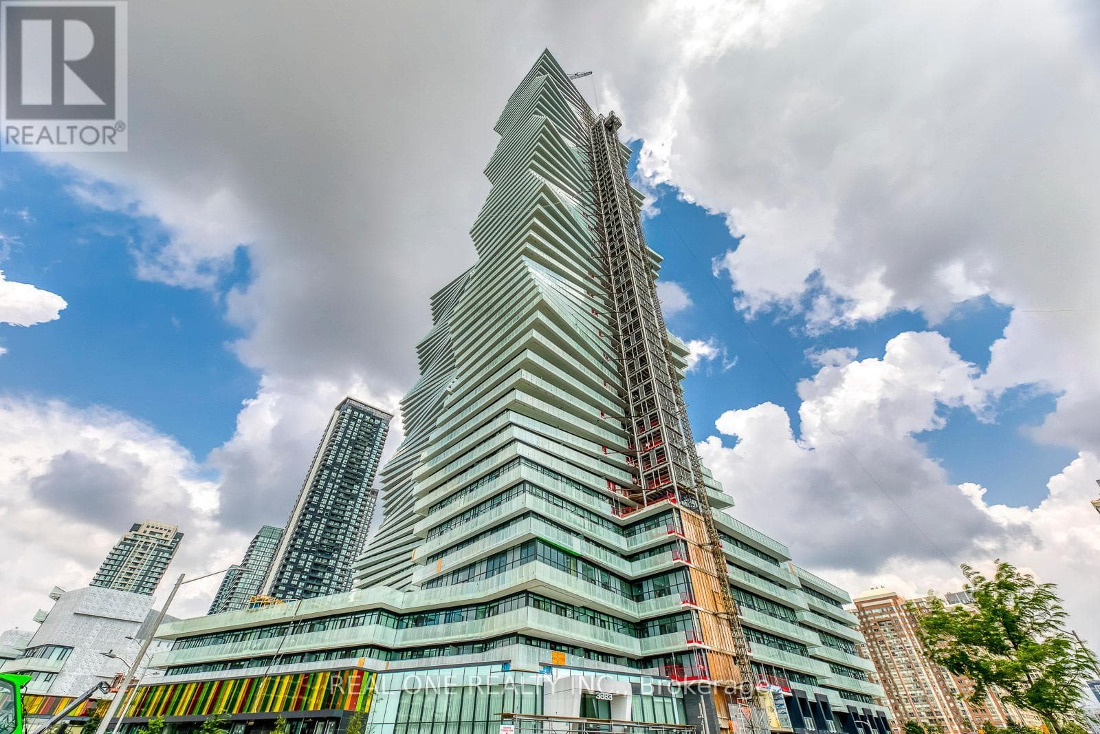 6015 - 3883 QUARTZ ROAD in City Center
