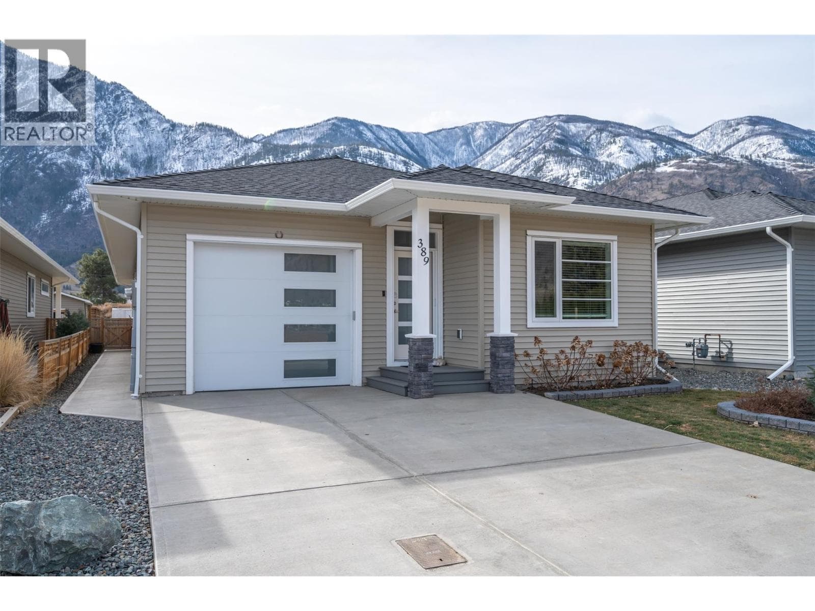 389 10th Avenue in 
