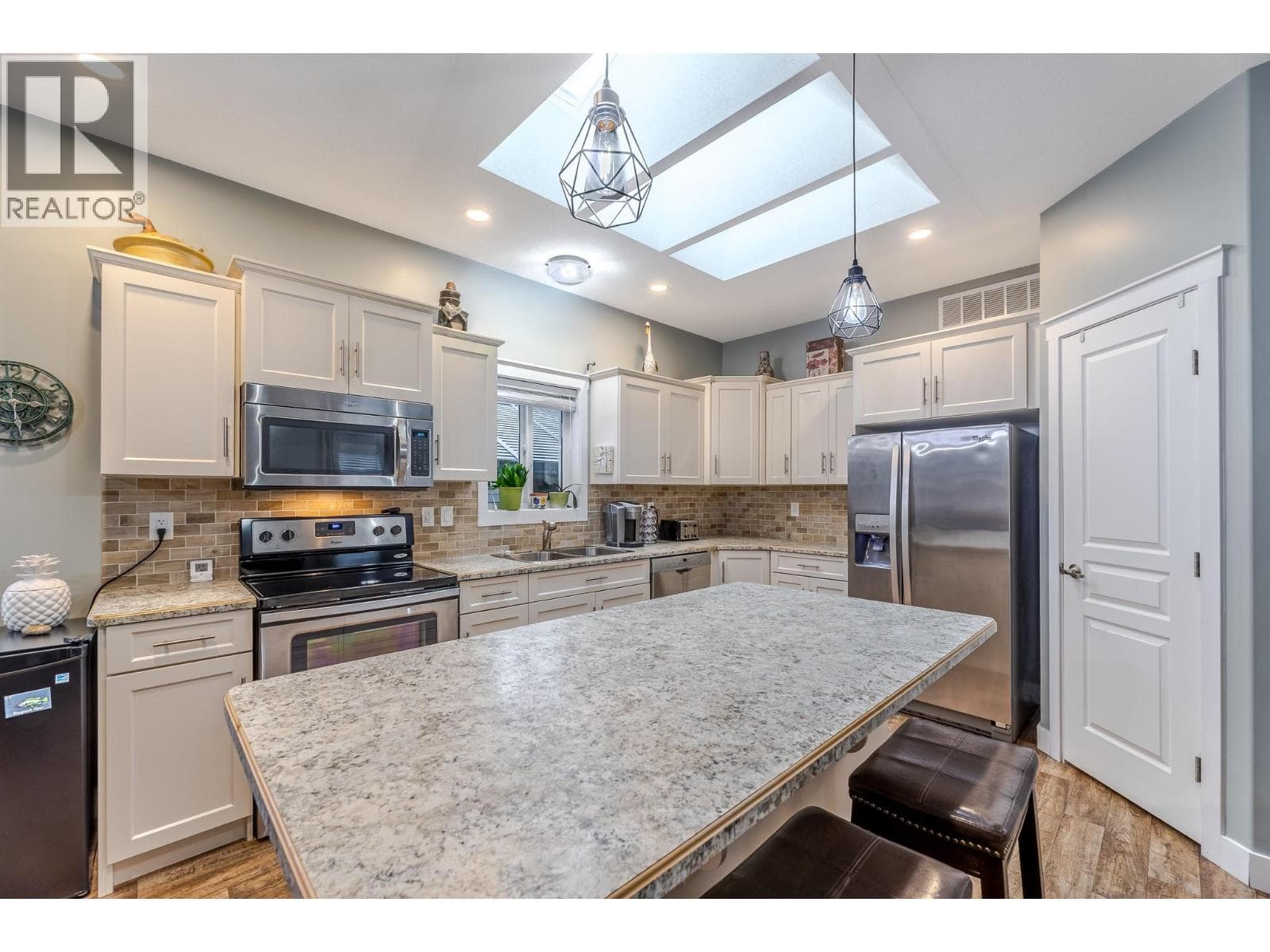 8300 Gallagher Lake Frontage Road Unit# 85, Interior REALTORS® — photo 2