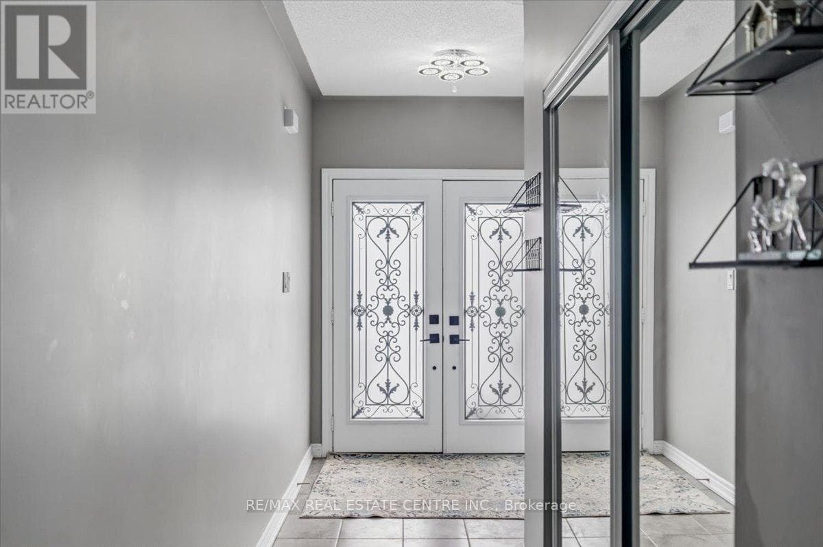 362 VAN DUSEN AVENUE, Toronto — photo 2