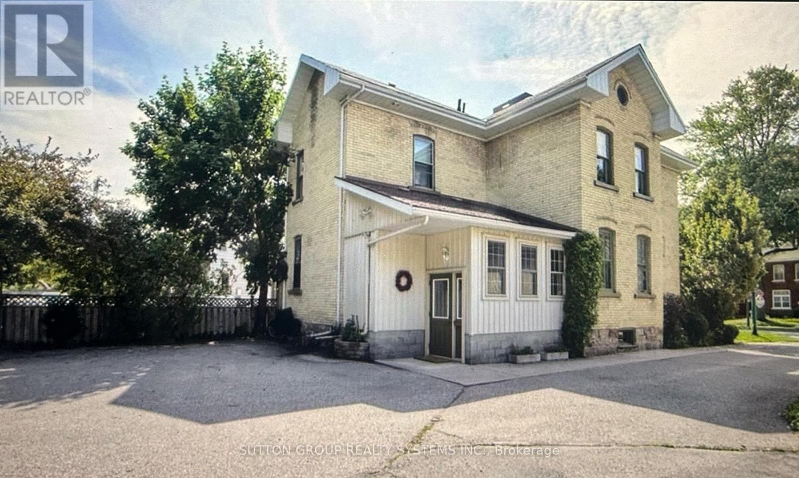 258 ONTARIO STREET, Toronto — photo 2