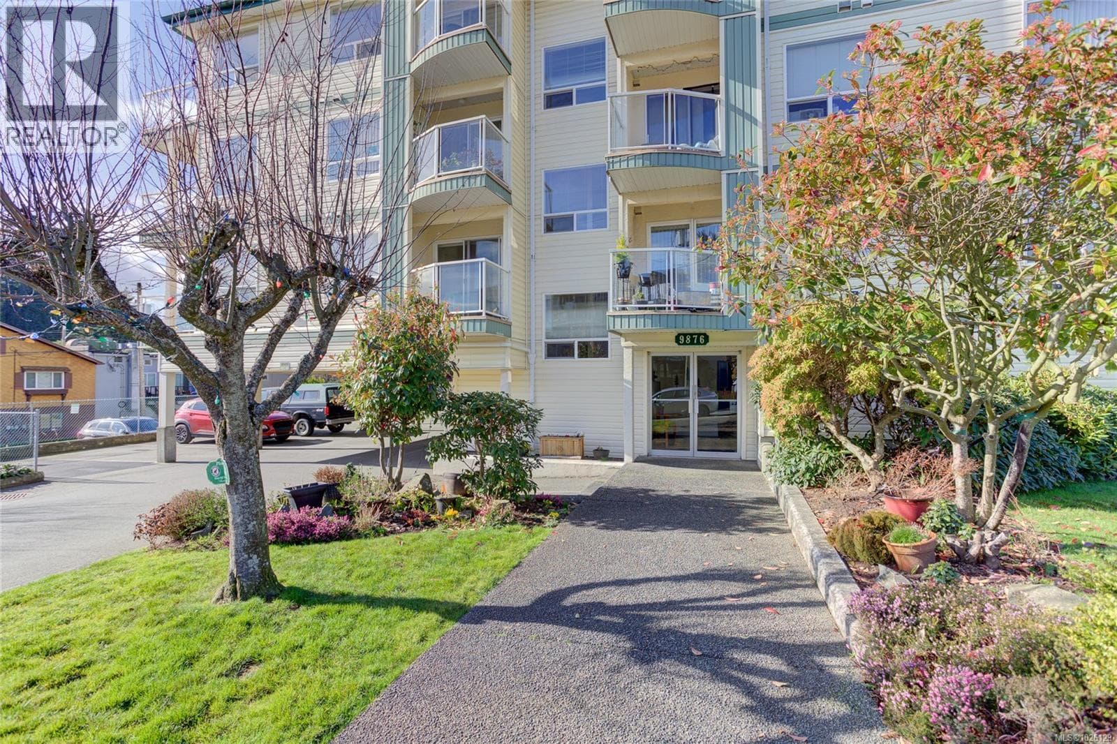 403 9876 Esplanade St in 
