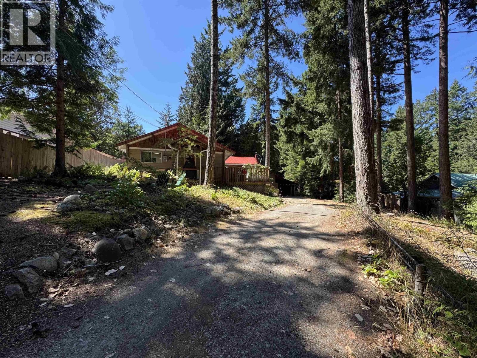 559 BLITZ ROAD, Greater Vancouver — photo 2