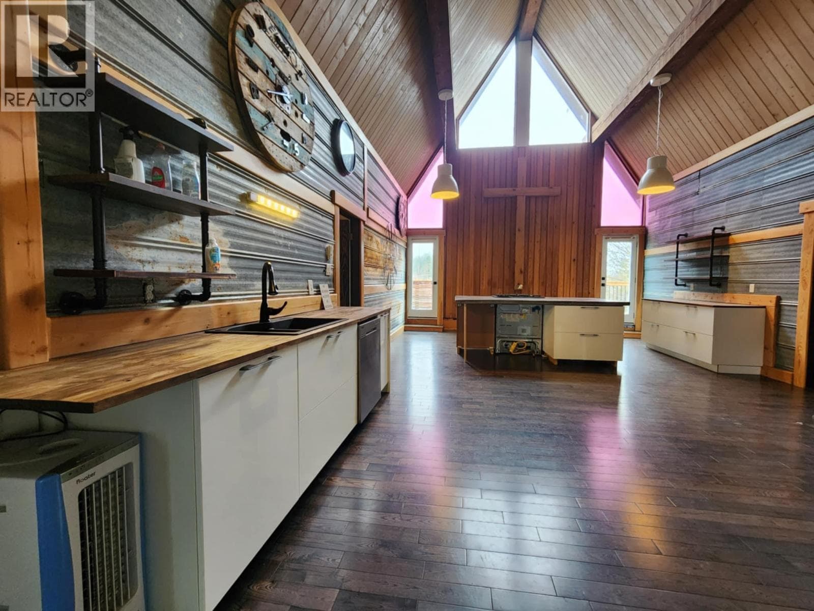 2193 PARK AVENUE, Interior REALTORS® — photo 5
