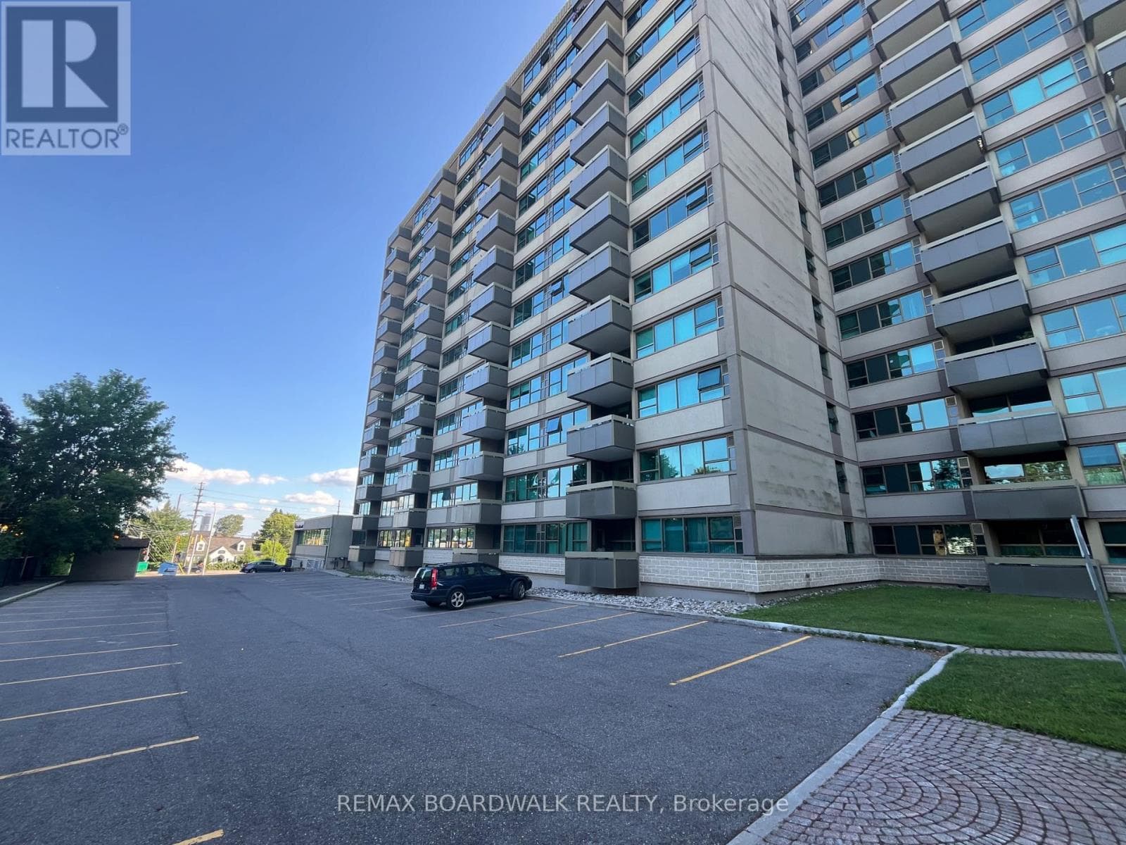 407 - 555 BRITTANY DRIVE, Ottawa — photo 2