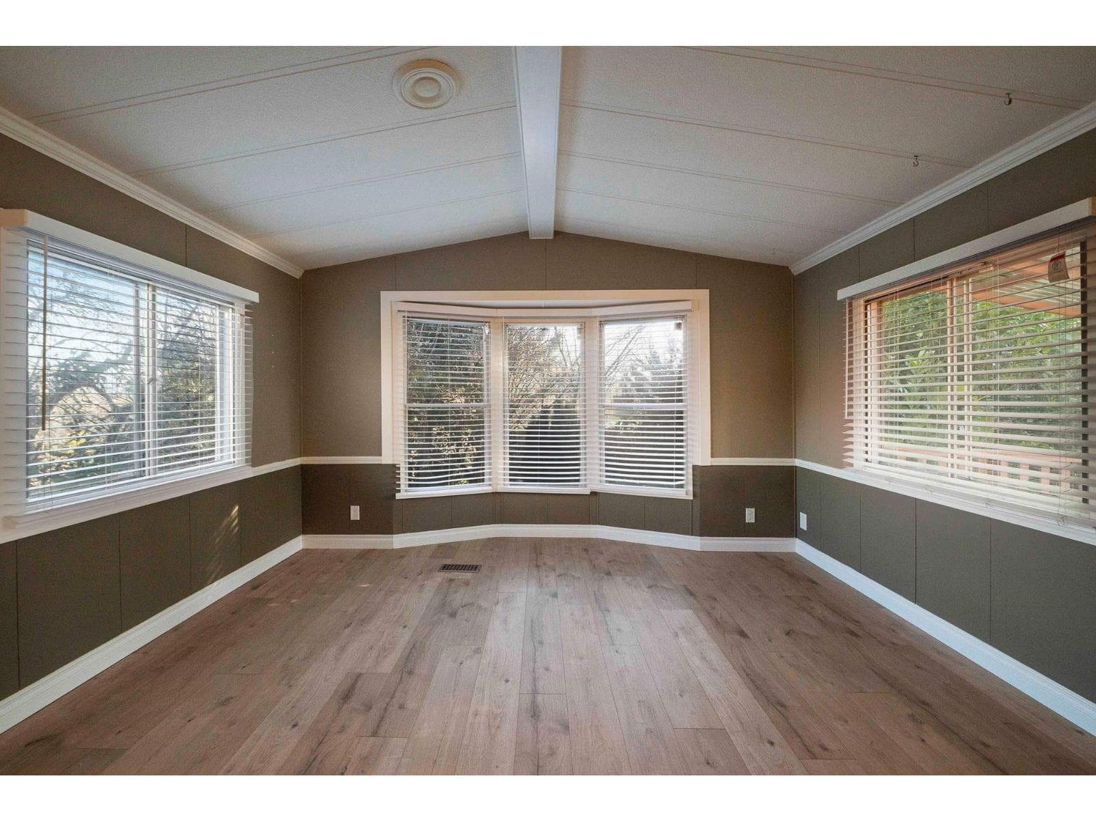21 34519 LOUGHEED HIGHWAY, Fraser Valley
