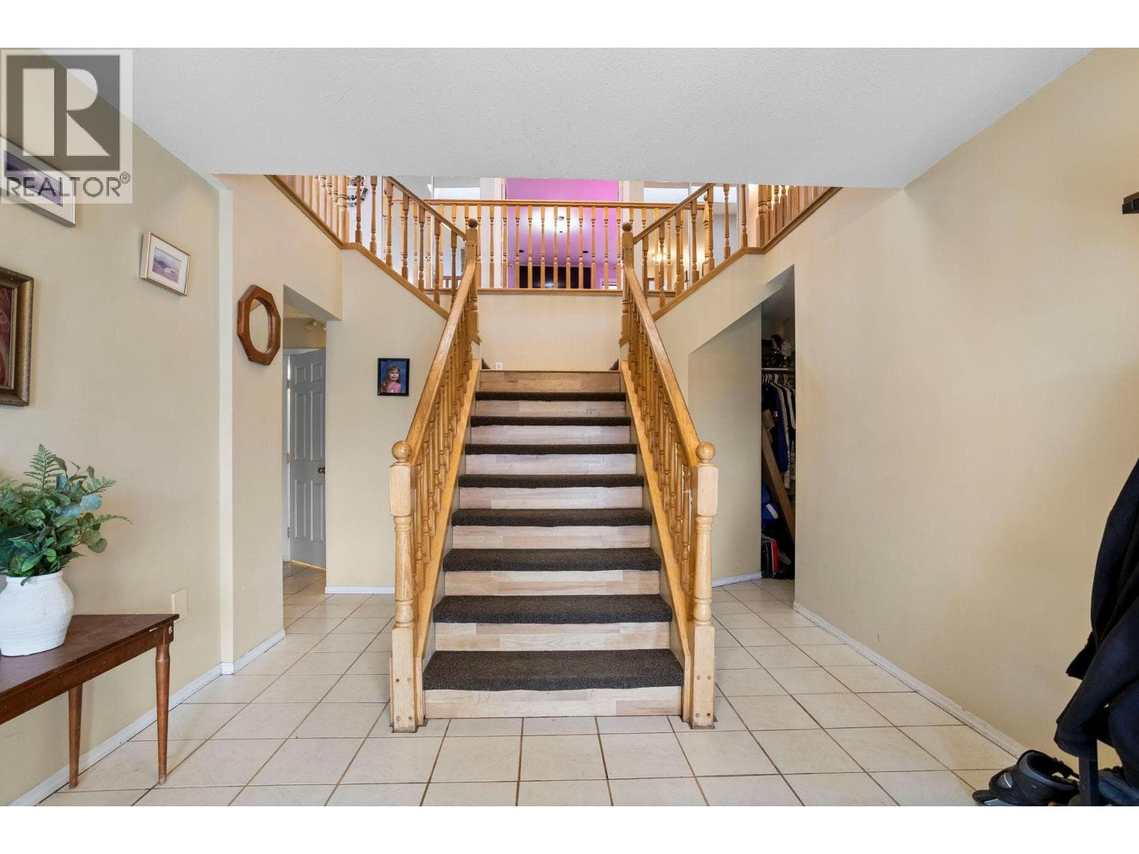 1690 Bann Street, Interior REALTORS® — photo 3