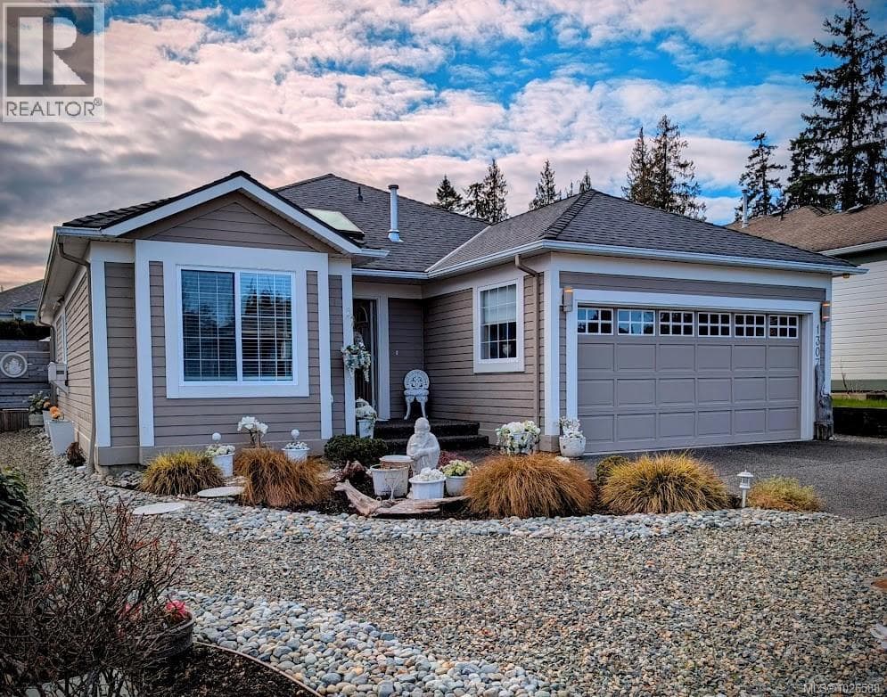 1307 Oceanside Dr in 