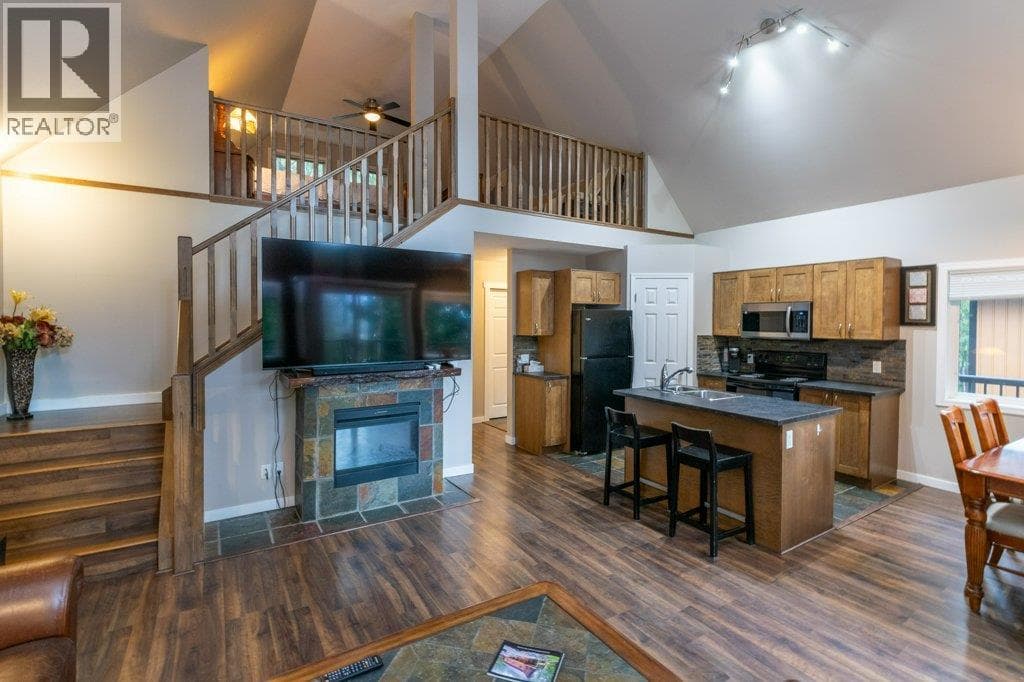 7268 ESTATE PLAZA, Interior REALTORS® — photo 3