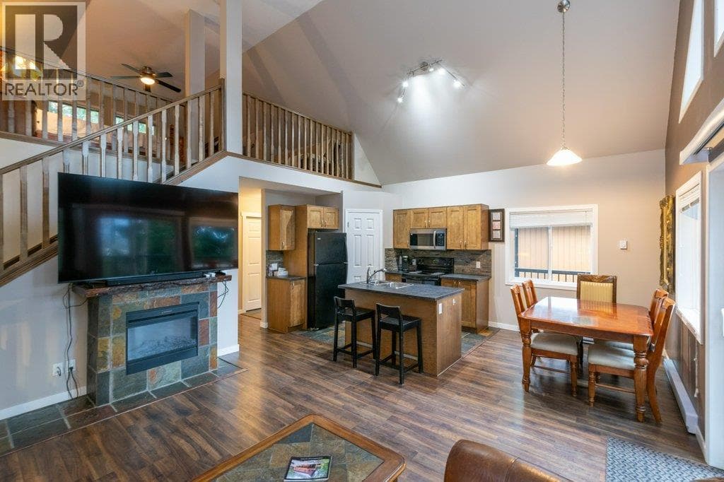 7268 ESTATE PLAZA, Interior REALTORS® — photo 4