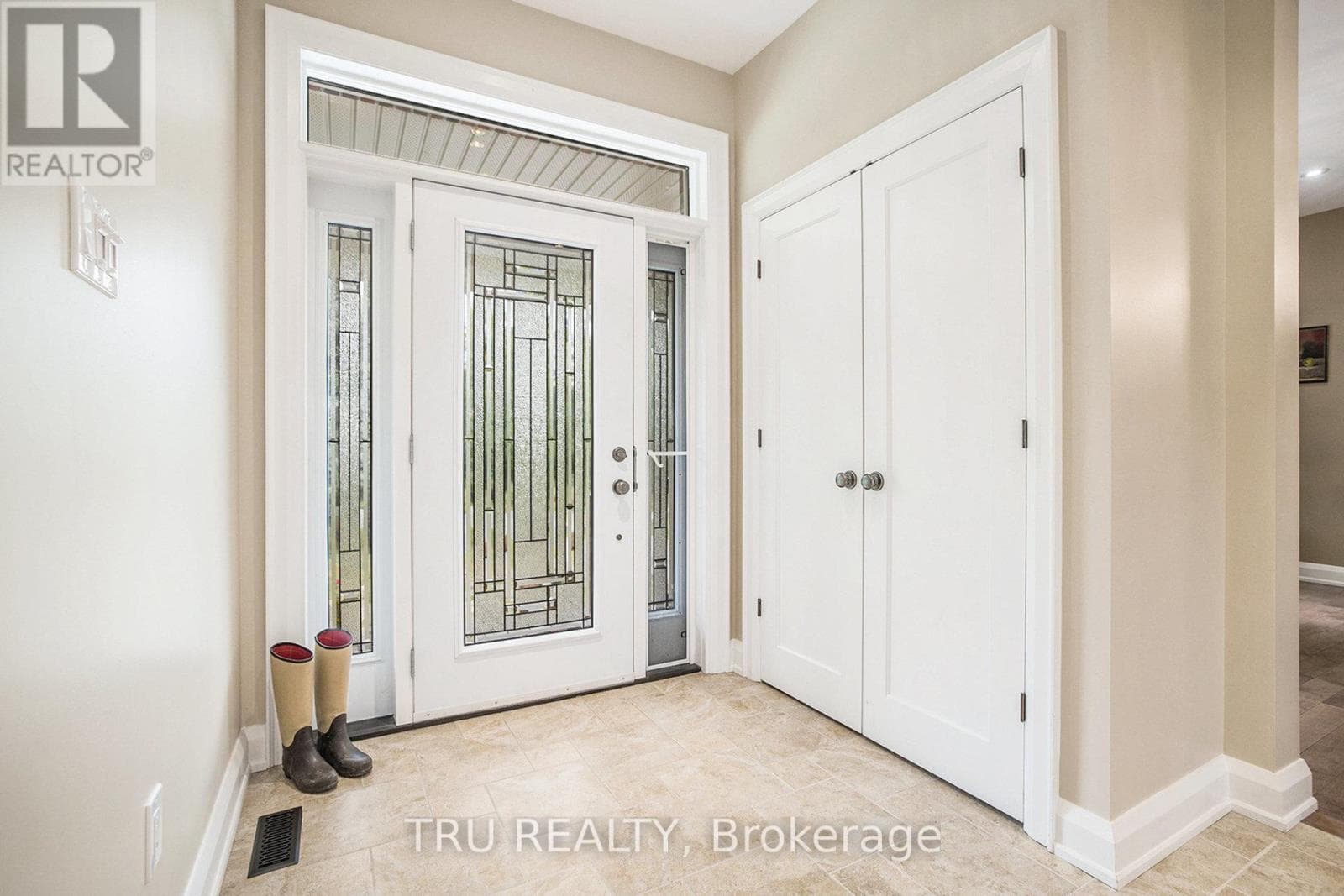 2465 MARCHURST ROAD, Ottawa — photo 2