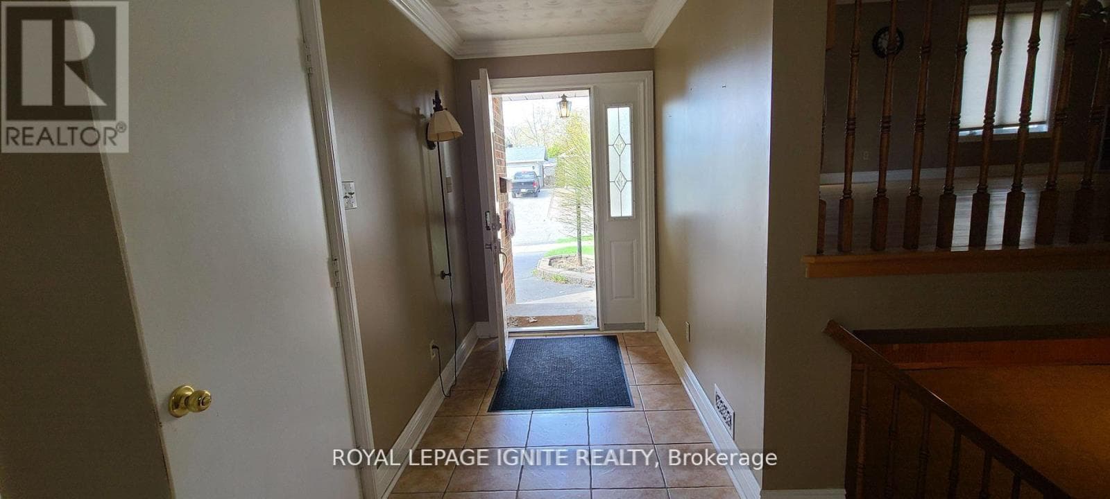 804 CHAMPLAIN DRIVE, Toronto — photo 2