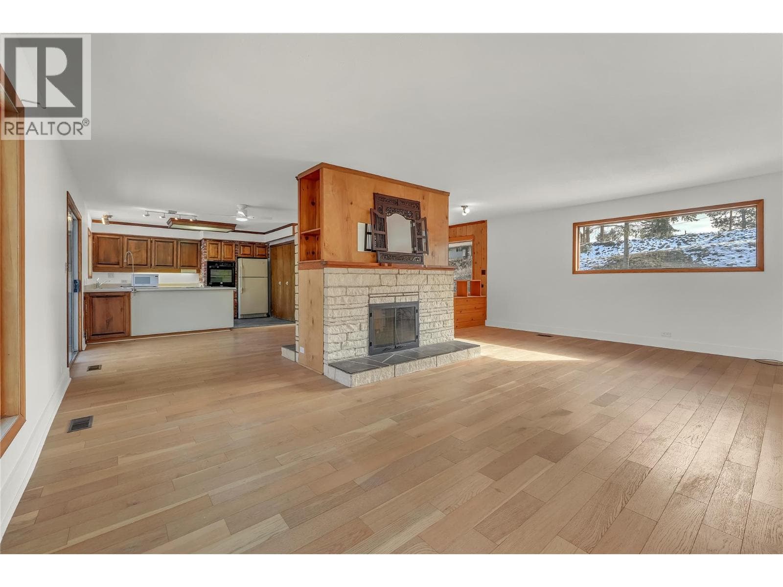 379 MAYNE Avenue, Interior REALTORS® — photo 5