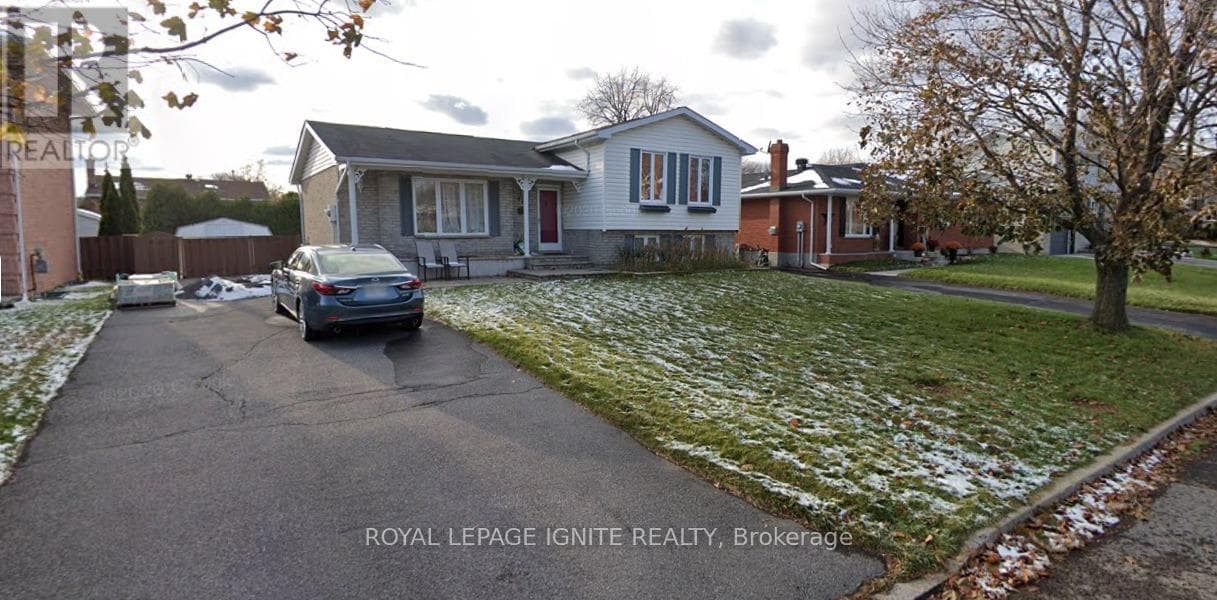 810 CHELSEA CRESCENT, Toronto — photo 2