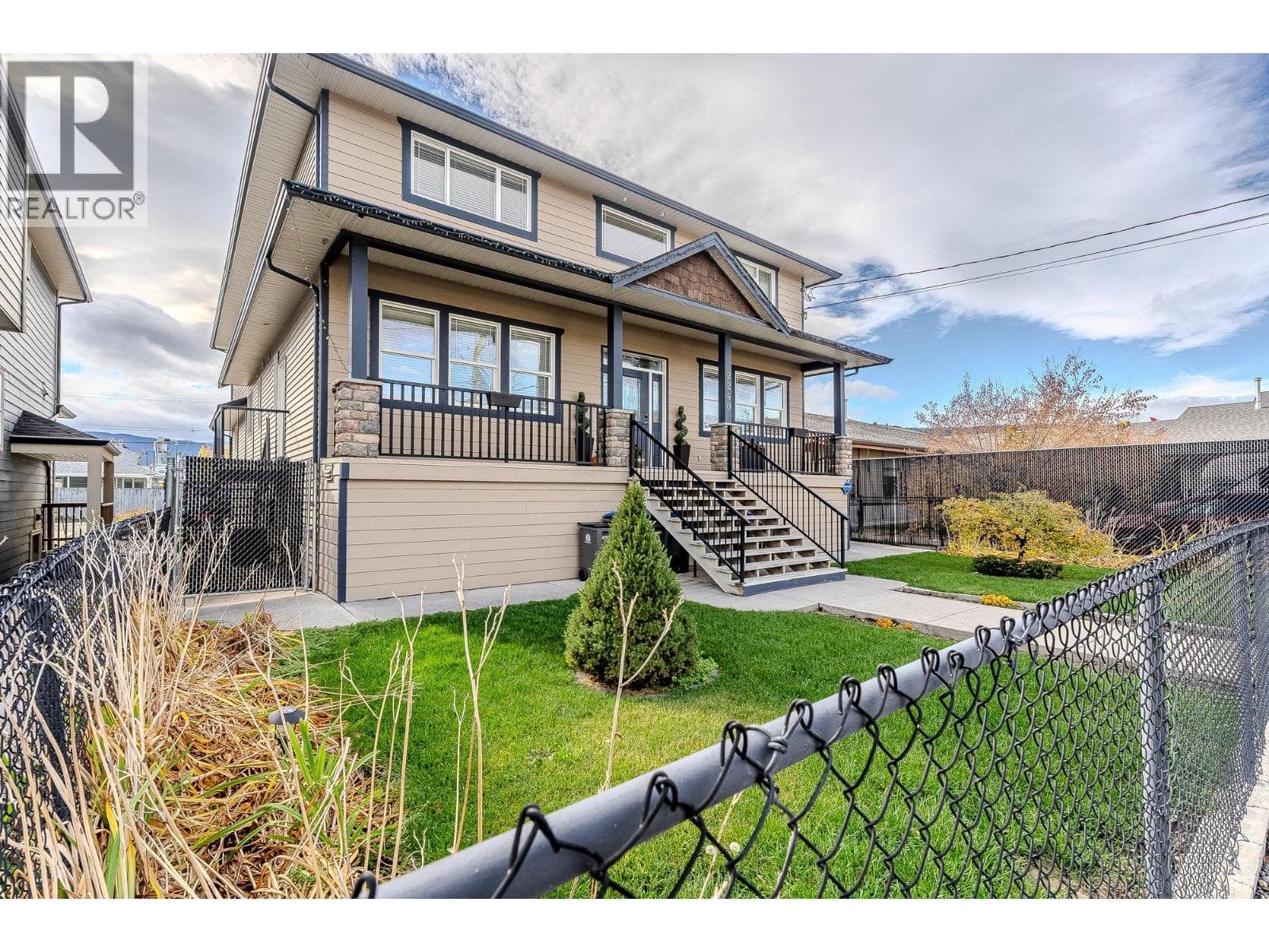 2240 Jackson Avenue, Interior REALTORS® — photo 3