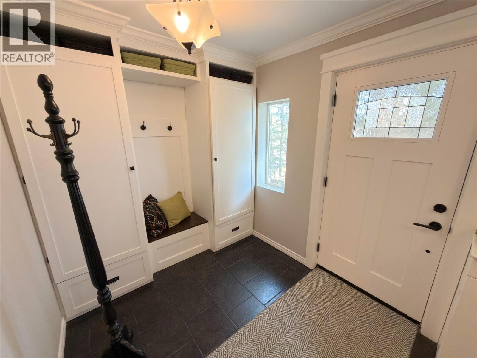 240 Warren Street, Interior REALTORS® — photo 4