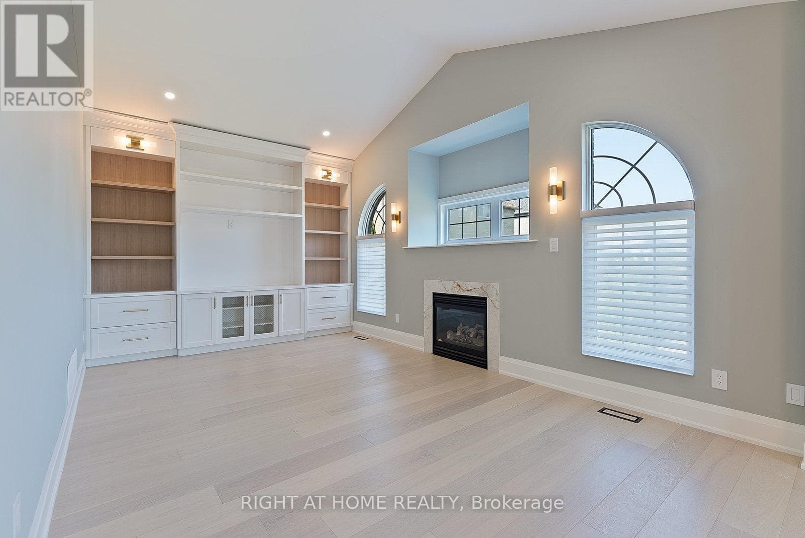 10 RIVERWOOD TERRACE, Toronto — photo 3