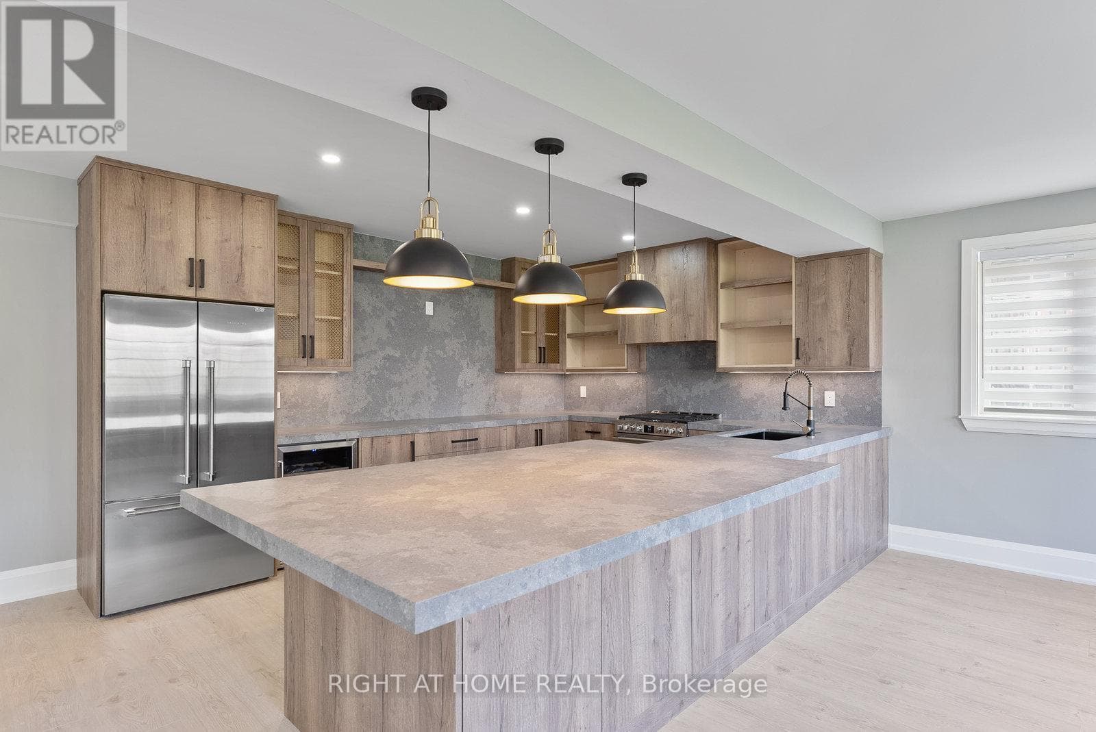 10 RIVERWOOD TERRACE, Toronto — photo 5