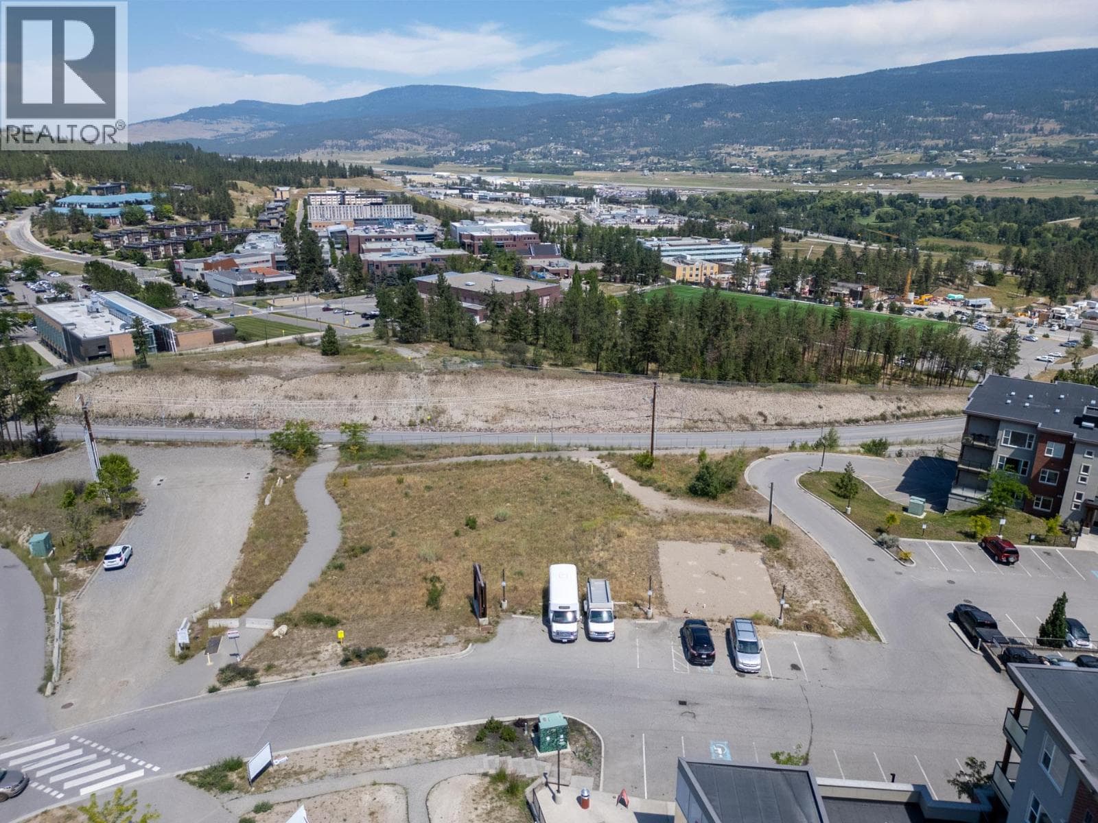 975 - 985 ACADEMY Way in Highway 97