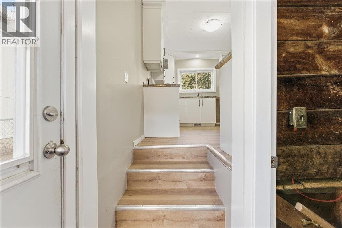 5783 TUKTAKAMIN ROAD, Interior REALTORS® — photo 2