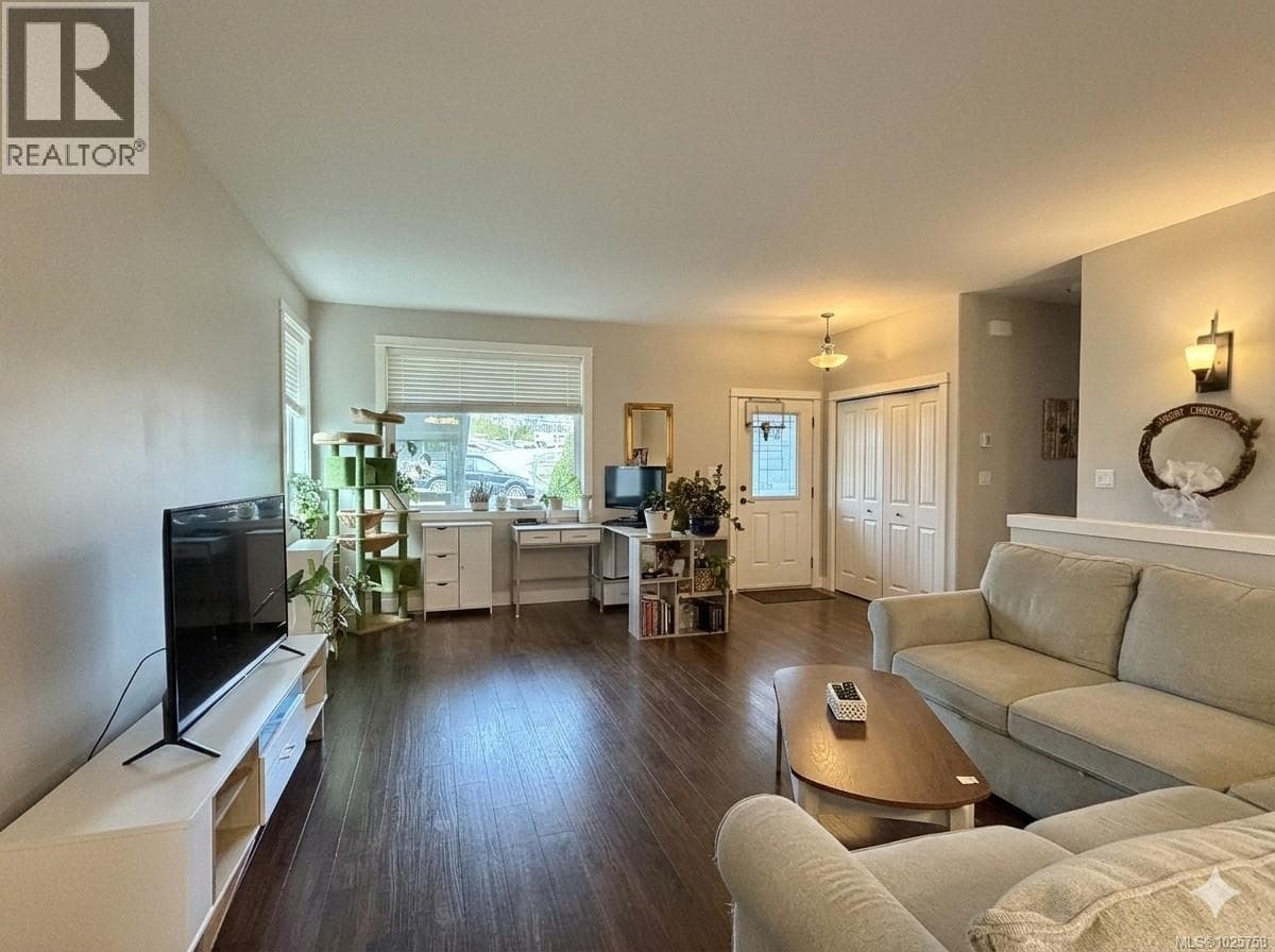 2767 Alder St S, Vancouver Island — photo 4