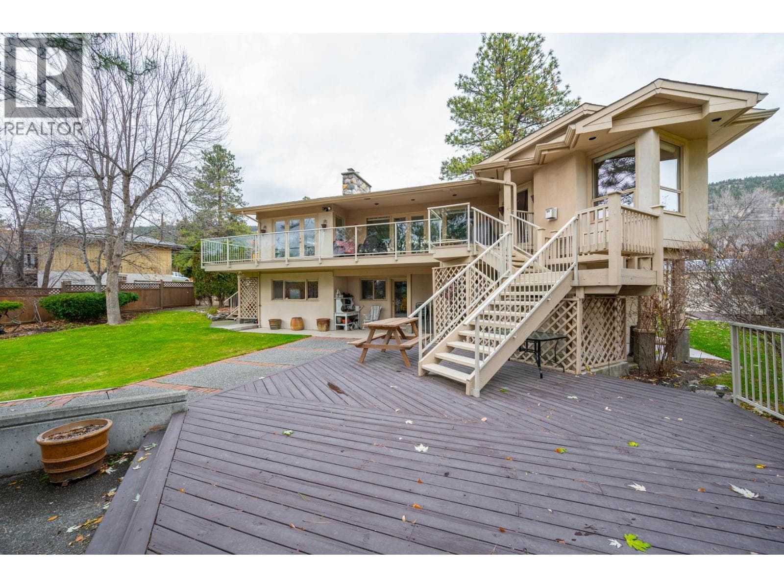 2398 Reid Avenue, Interior REALTORS® — photo 4