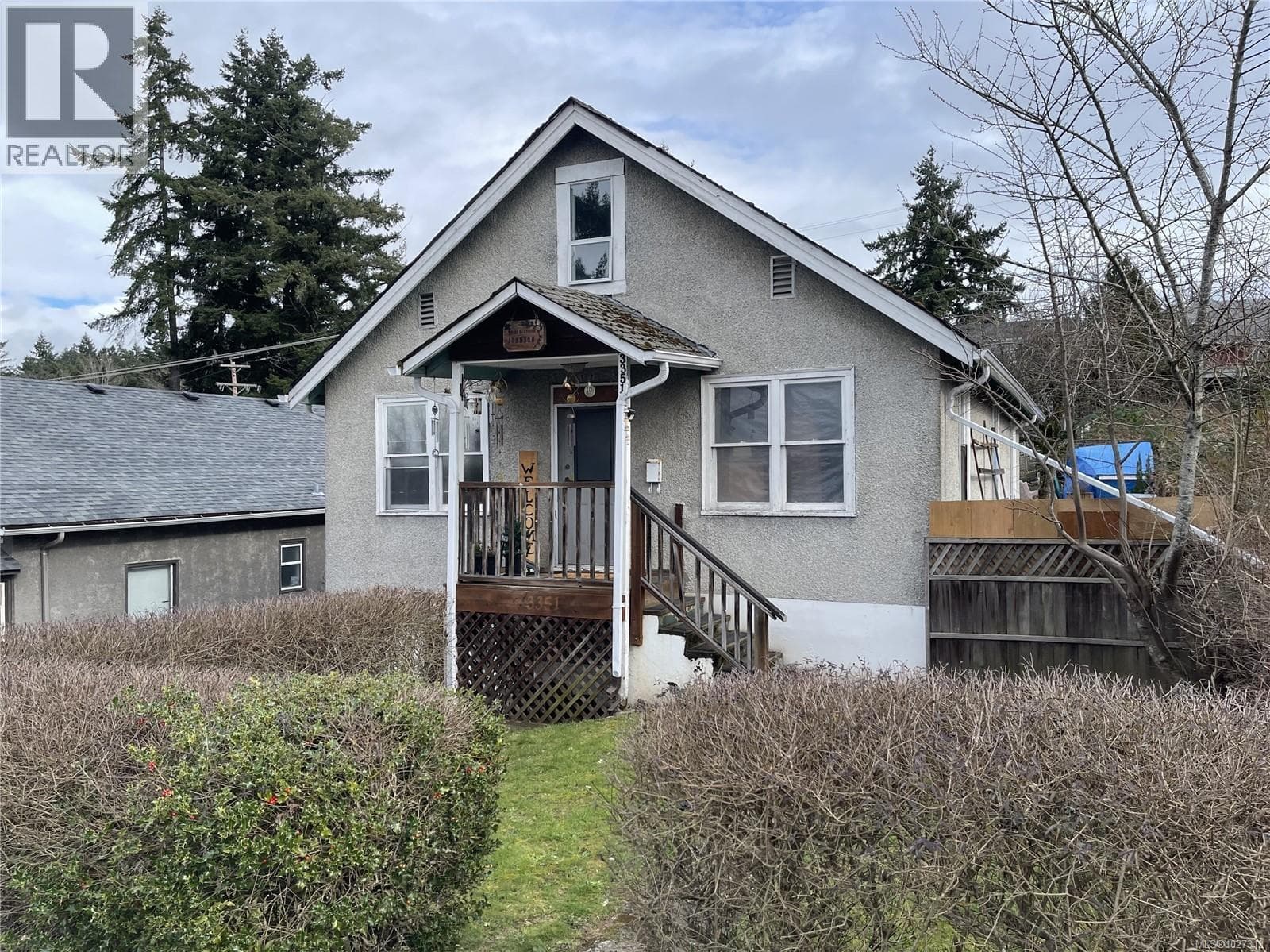 3351 4th Ave in 