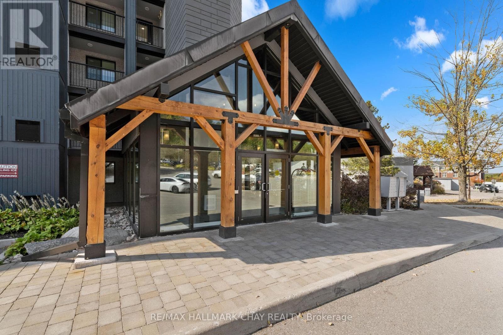 #G01 - 80 HORSESHOE BOULEVARD, Toronto — photo 4